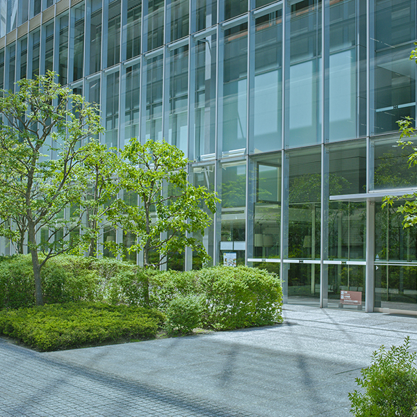 松本市の企業向け造園工事|外構・緑化対応の画像